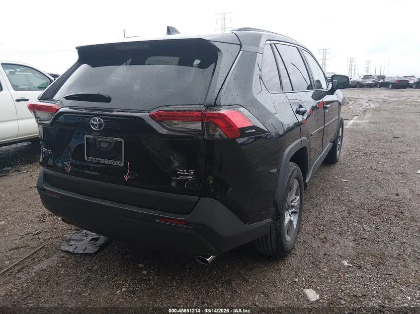 2025 TOYOTA RAV4 XLE