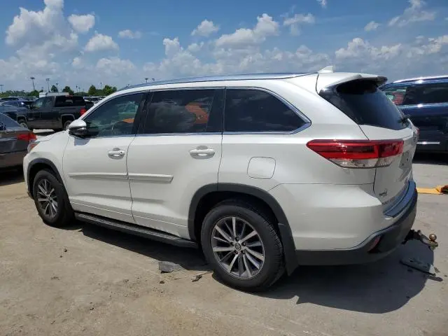 2017 TOYOTA HIGHLANDER SE  
