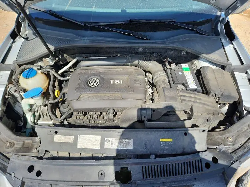 2015 VOLKSWAGEN PASSAT SE  