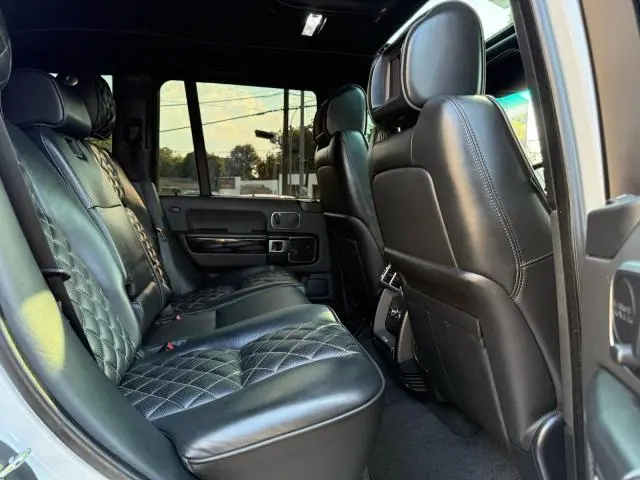2011 LAND ROVER RANGE ROVER HSE LUXURY  