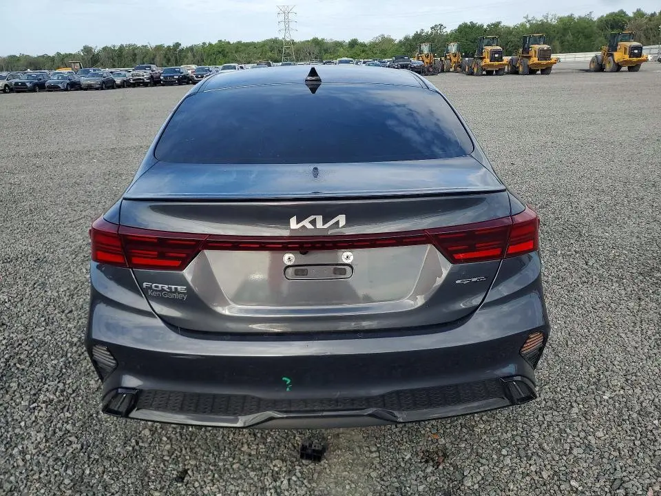 2024 KIA FORTE GT-LINE  