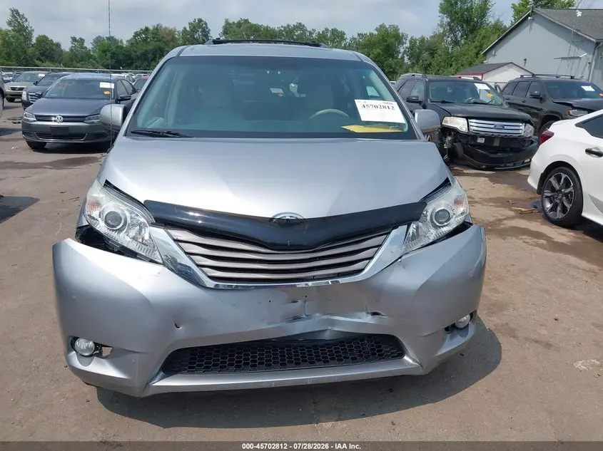 2012 TOYOTA SIENNA XLE V6 8 PASSENGER