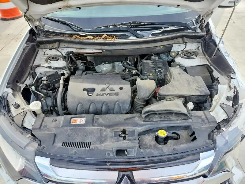 2016 MITSUBISHI OUTLANDER SE  