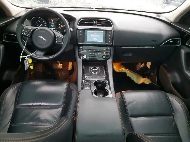 2017 JAGUAR F-PACE PRESTIGE  