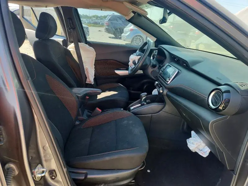 2020 NISSAN KICKS SR  