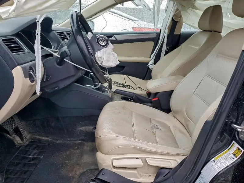 2017 VOLKSWAGEN JETTA SE  