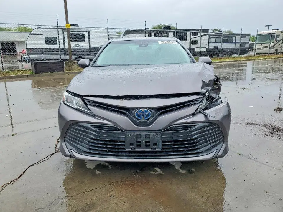 2019 TOYOTA CAMRY LE  