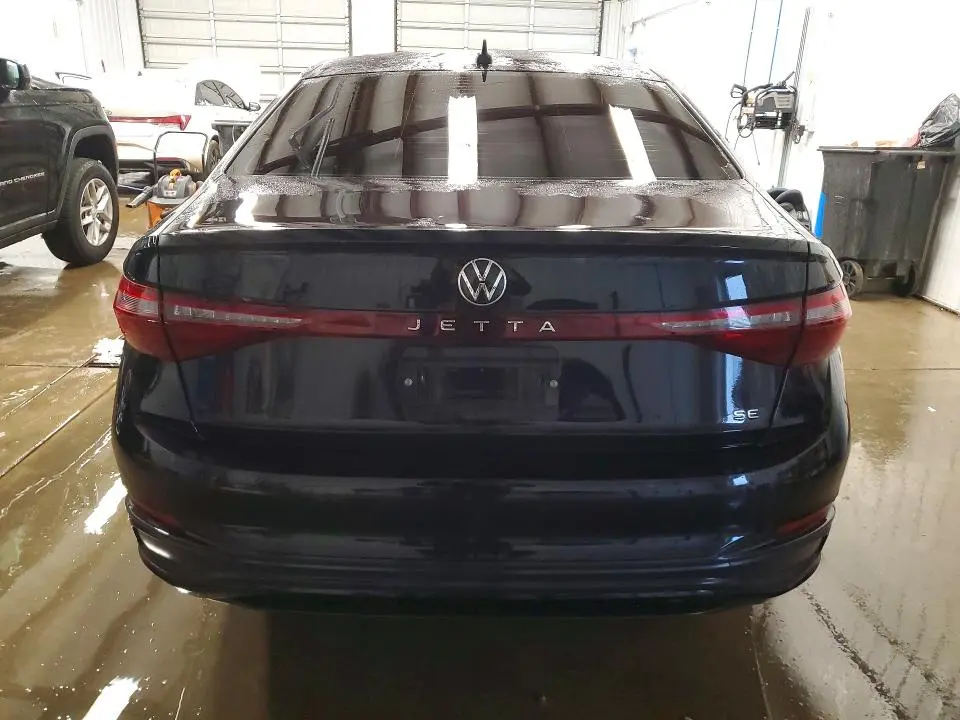 2025 VOLKSWAGEN JETTA SE  