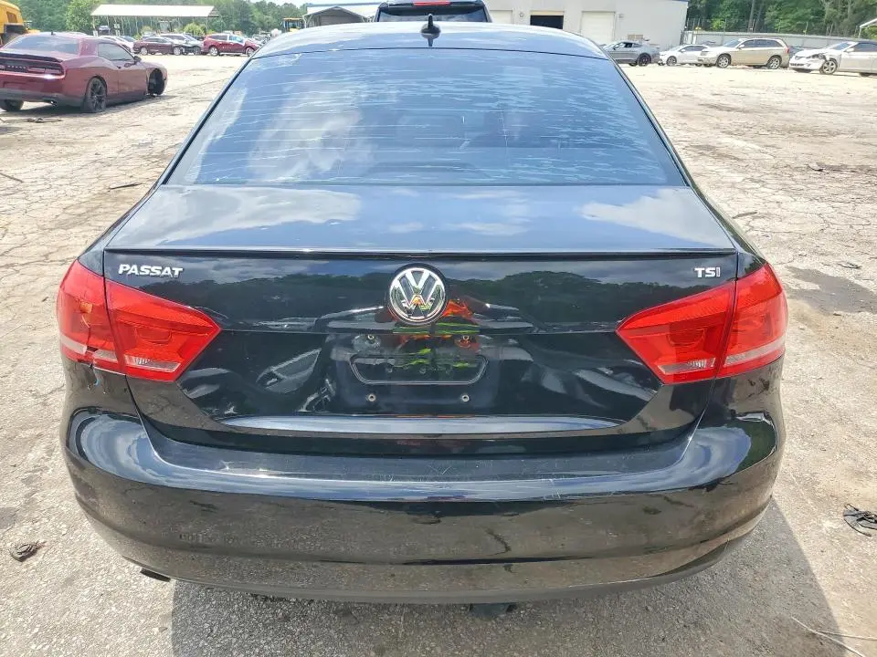 2015 VOLKSWAGEN PASSAT S  