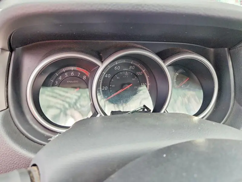 2011 NISSAN VERSA 1.8 S  