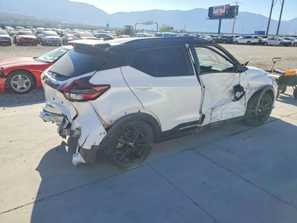 2021 NISSAN KICKS SR  