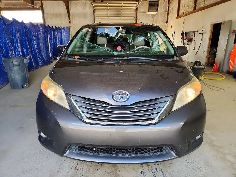 2011 TOYOTA SIENNA XLE 8-PASSENGER  