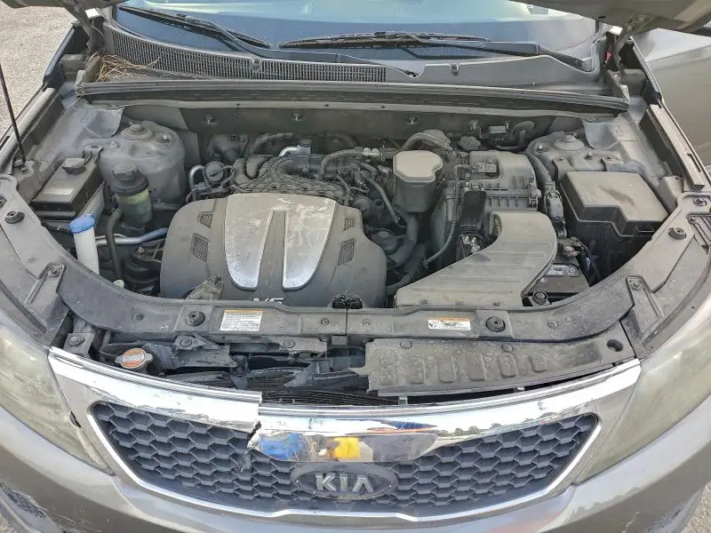 2011 KIA SORENTO BASE  