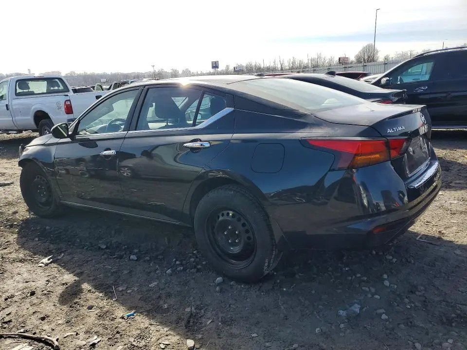 2022 NISSAN ALTIMA SV  