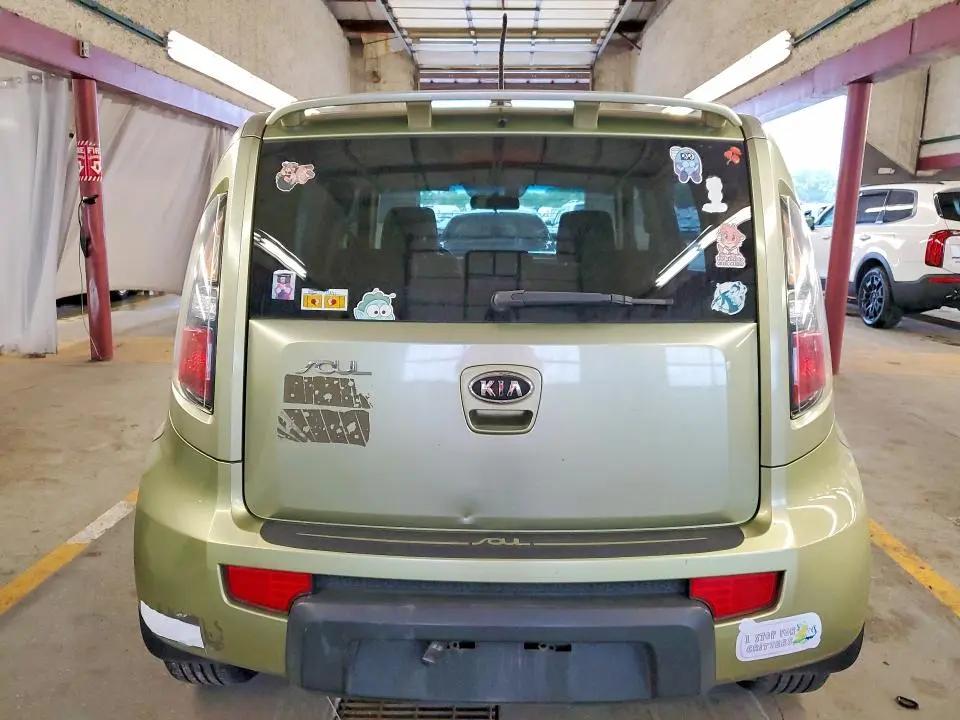 2010 KIA SOUL +  