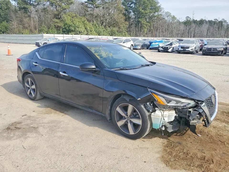 2019 NISSAN ALTIMA SV  