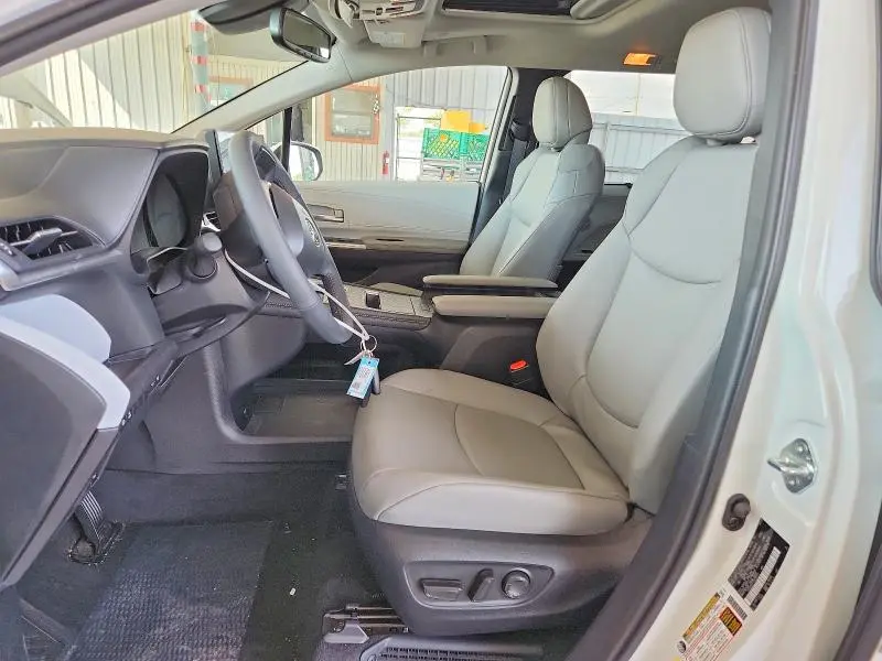 2026 TOYOTA SIENNA XLE 7-PASSENGER  