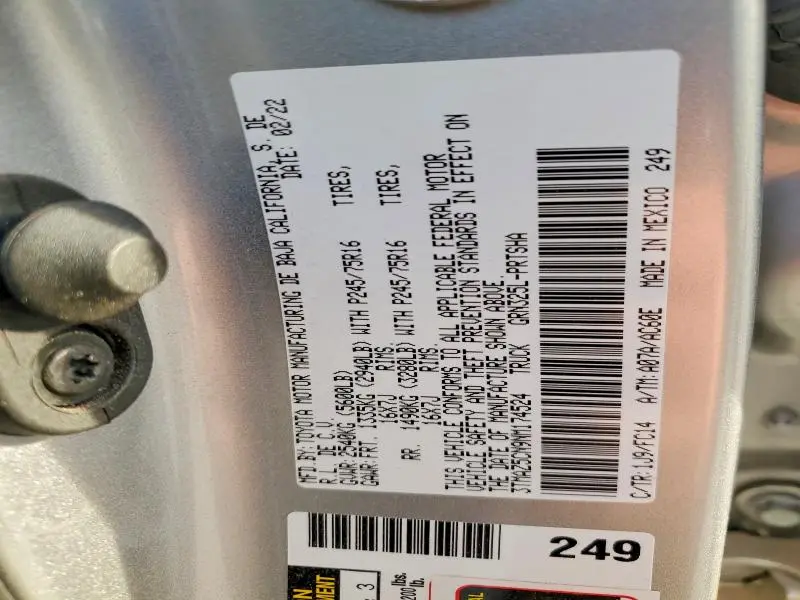 2022 TOYOTA TACOMA SR5 V6  