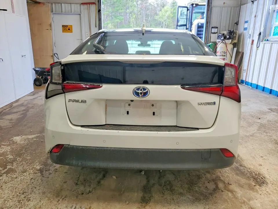 2019 TOYOTA PRIUS LE  
