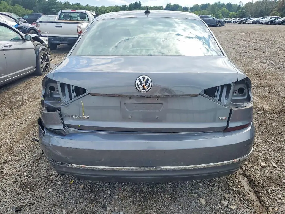 2017 VOLKSWAGEN PASSAT SE  