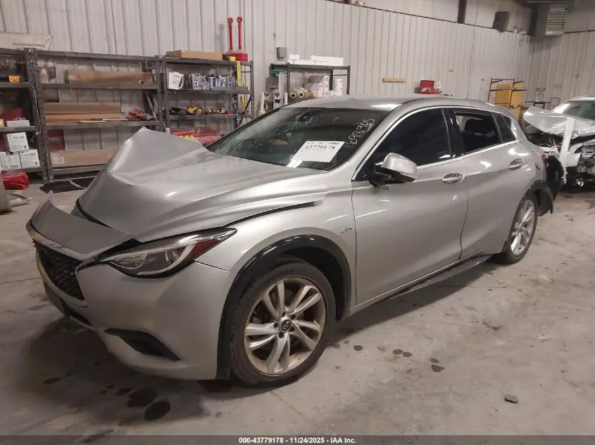 2018 INFINITI QX30 LUXURY