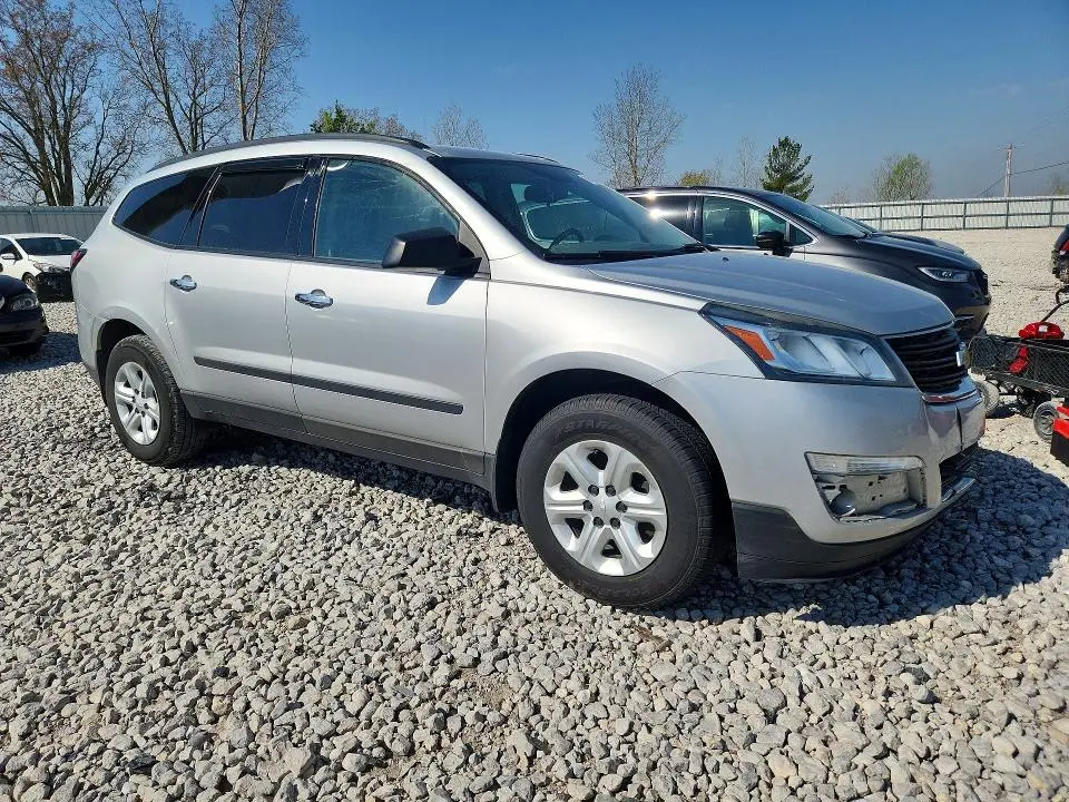 2014 CHEVROLET TRAVERSE LS  