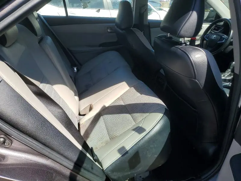 2016 TOYOTA CAMRY SE  