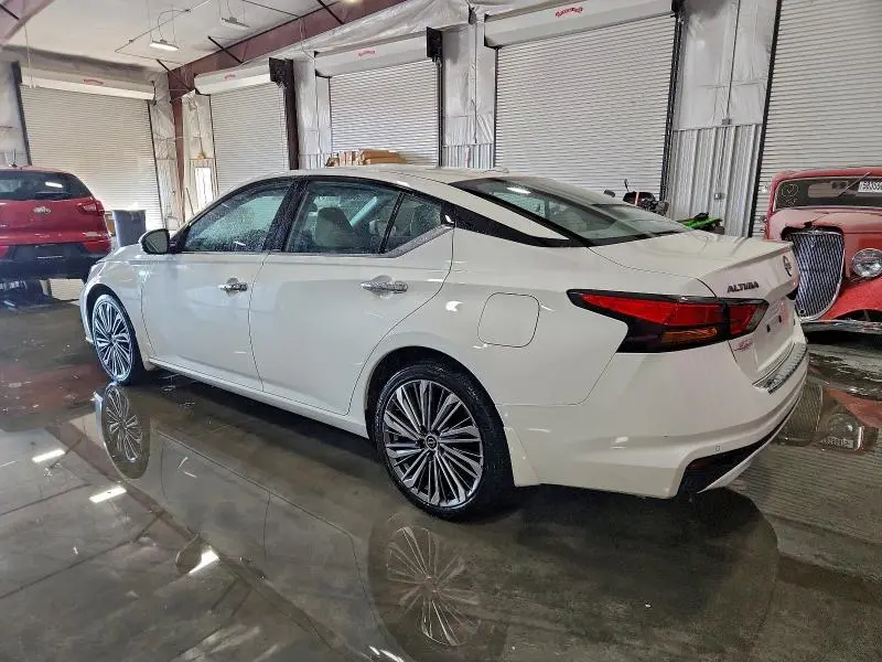 2023 NISSAN ALTIMA SL  