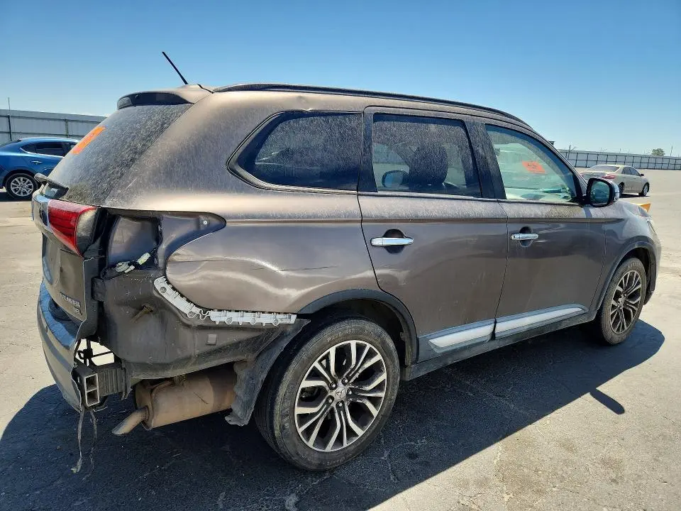 2016 MITSUBISHI OUTLANDER SE  
