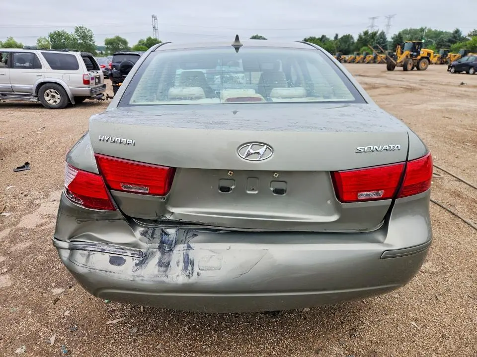 2010 HYUNDAI SONATA GLS  