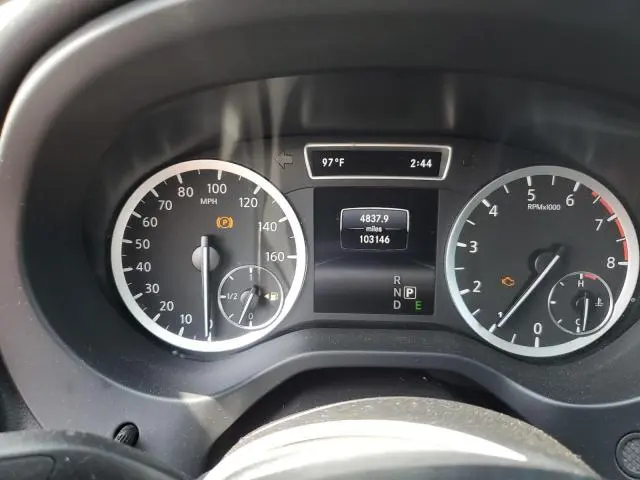 2017 INFINITI QX30 BASE  