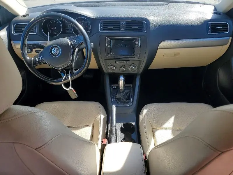 2017 VOLKSWAGEN JETTA SE  