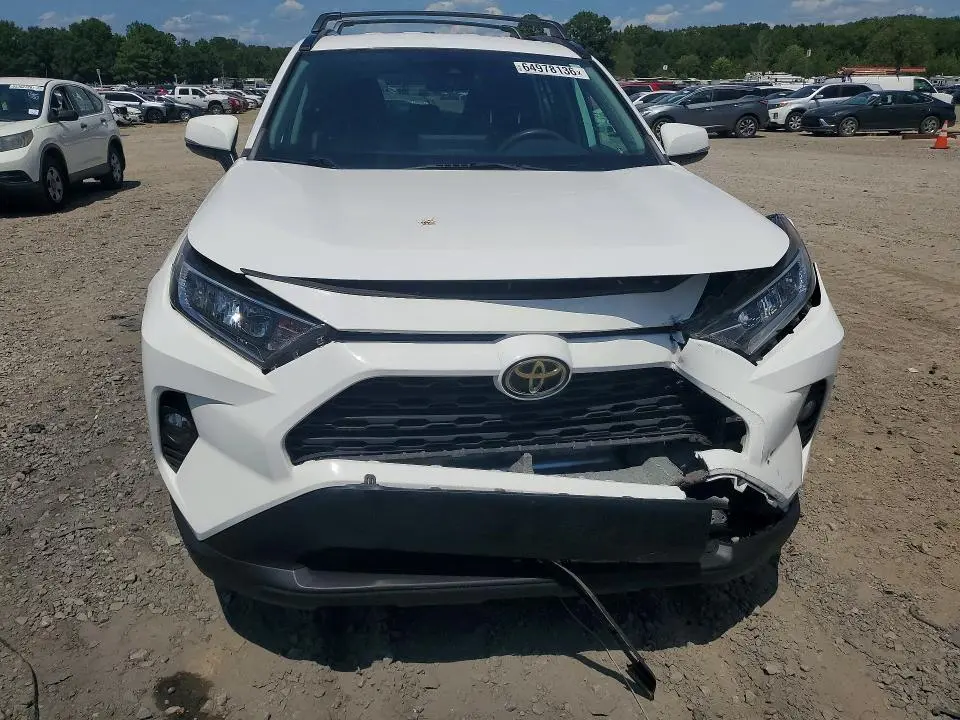 2020 TOYOTA RAV4 XLE  