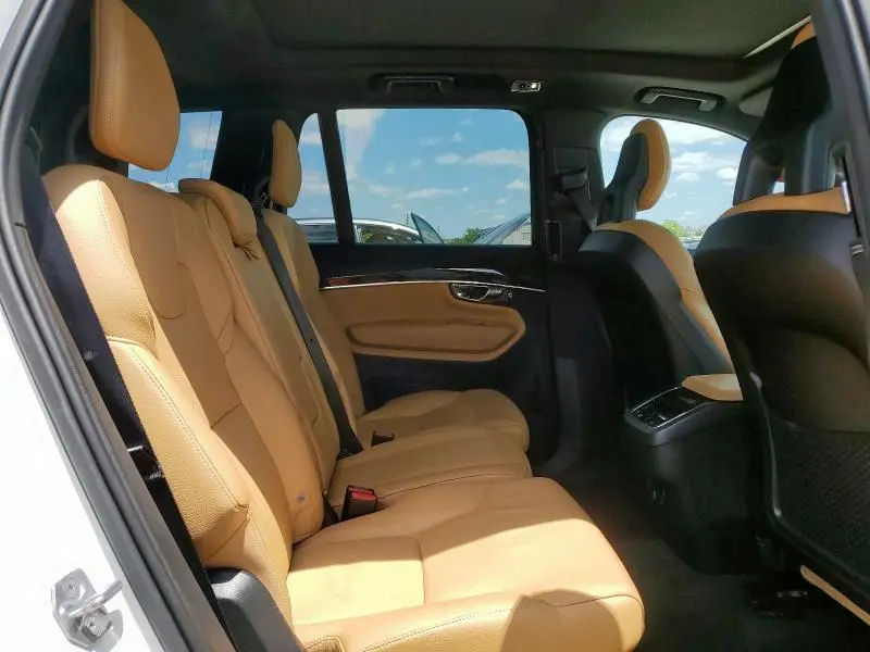 2016 VOLVO XC90 T6  