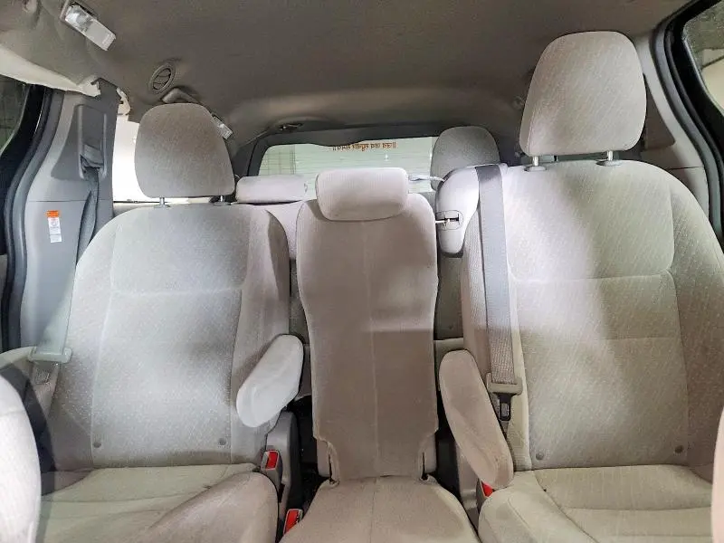 2017 TOYOTA SIENNA LE 8-PASSENGER  