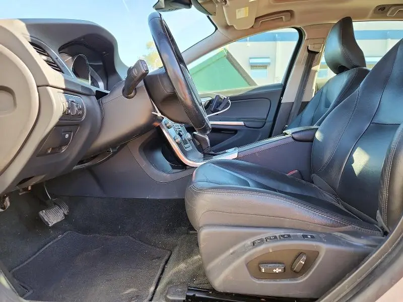 2016 VOLVO V60 T5 PREMIER  