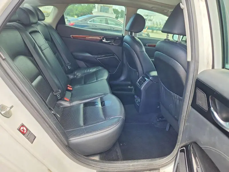 2017 KIA CADENZA PREMIUM  