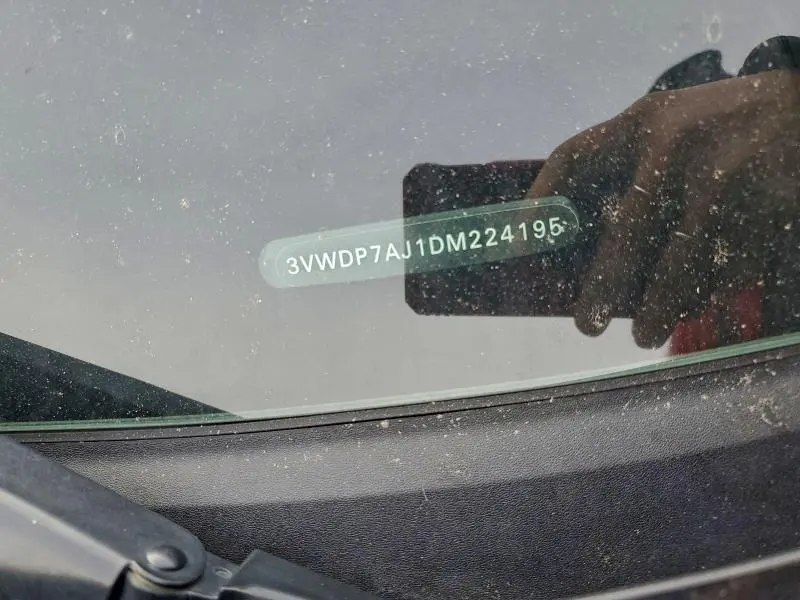 2013 VOLKSWAGEN JETTA SE  