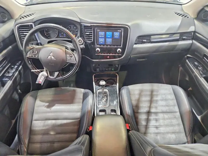 2020 MITSUBISHI OUTLANDER SE  