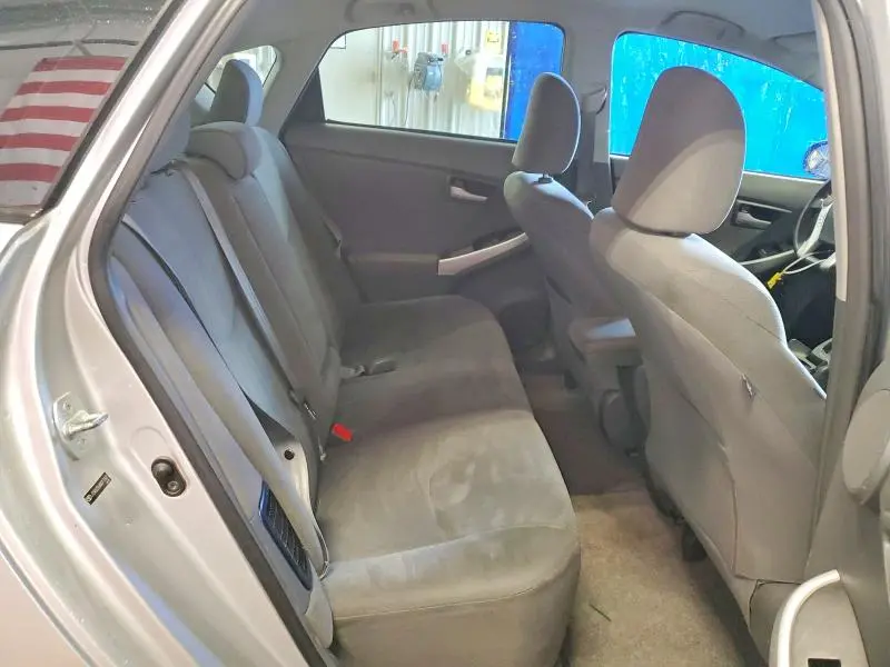 2010 TOYOTA PRIUS III  