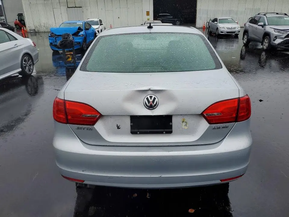 2013 VOLKSWAGEN JETTA SE  