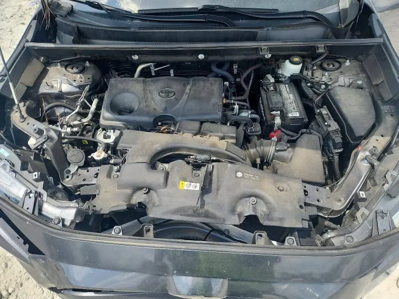 2021 TOYOTA RAV4 LE  