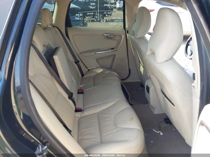 2014 VOLVO XC60 T6 R-DESIGN