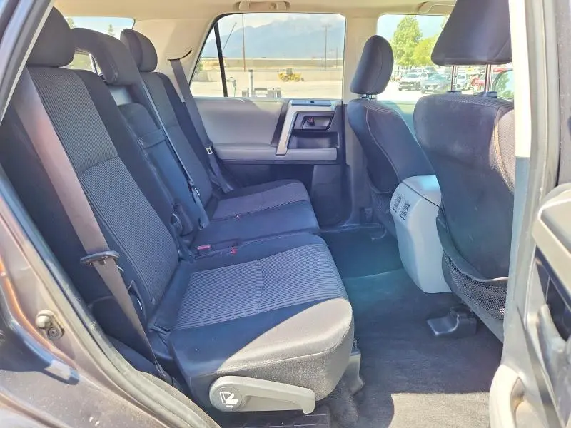 2010 TOYOTA 4RUNNER SR5  