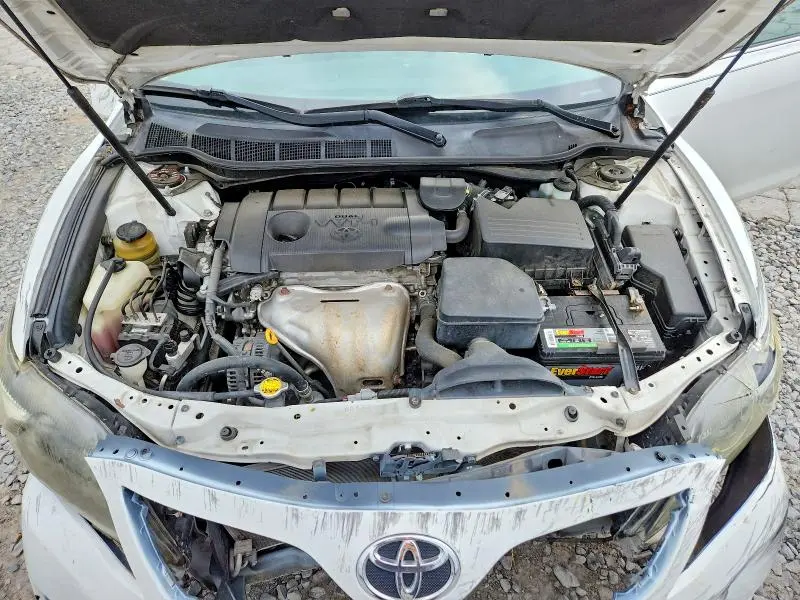 2011 TOYOTA CAMRY LE  