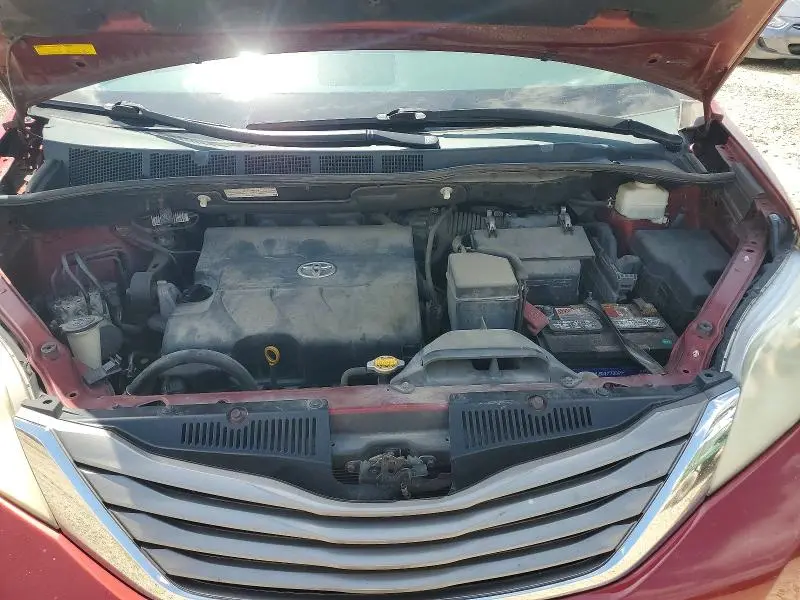 2011 TOYOTA SIENNA XLE 8-PASSENGER  