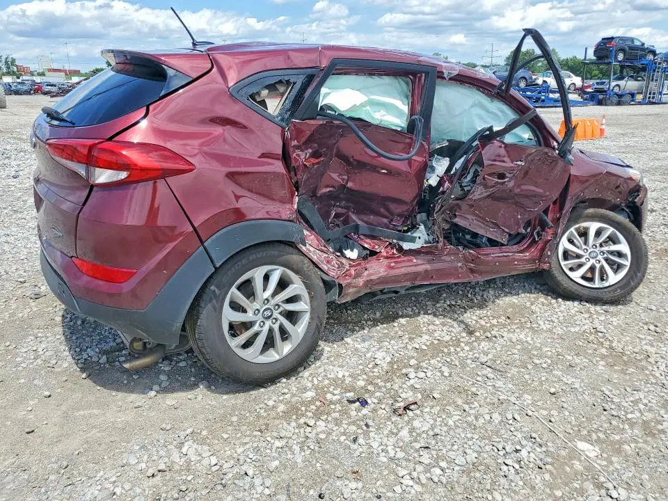 2017 HYUNDAI TUCSON SE  
