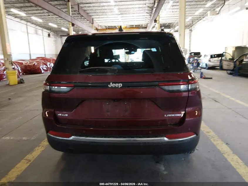 2024 JEEP GRAND CHEROKEE LAREDO 4X4