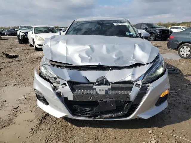 2022 NISSAN ALTIMA SV  