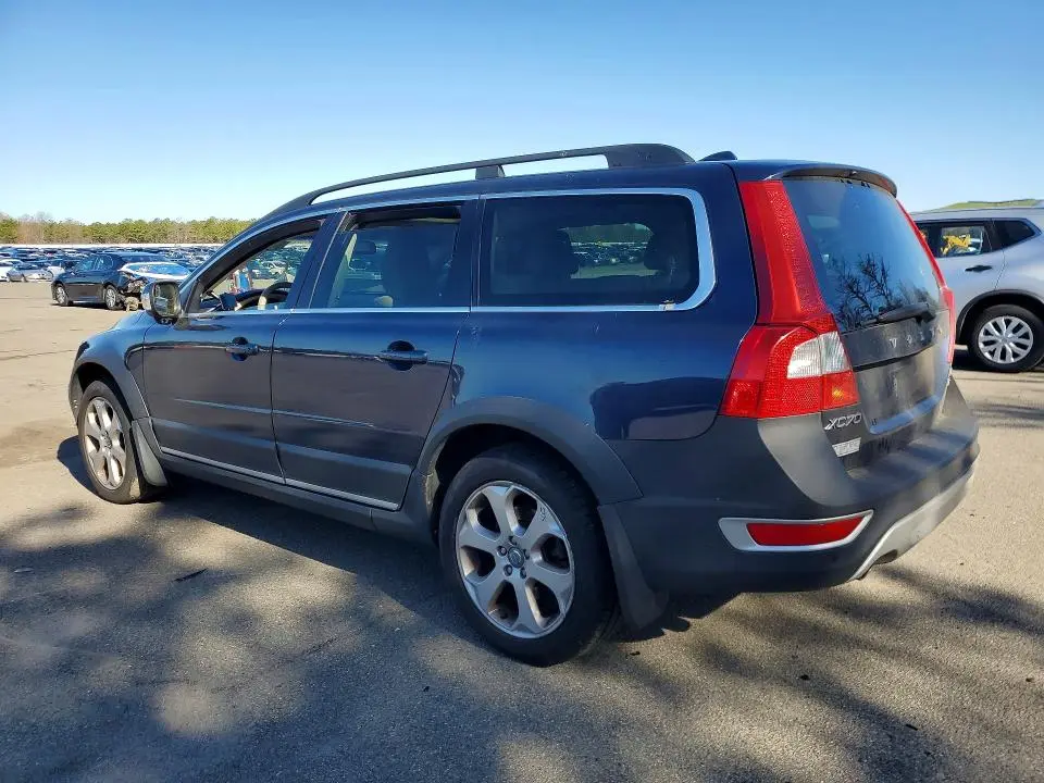 2011 VOLVO XC70 T6  